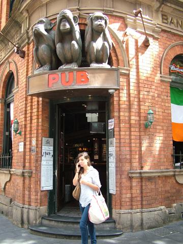 sydney-feb-b 182.JPG - Private conversatons outside a pub in George Street